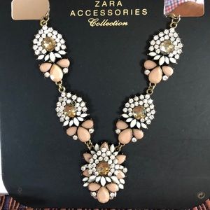 Necklace: beige, white, citrine crystals